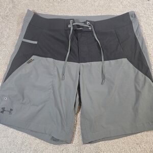 Under Armour Board Shorts  Men's Size 38 Gray Blk HeatGear Loose Athletic Water